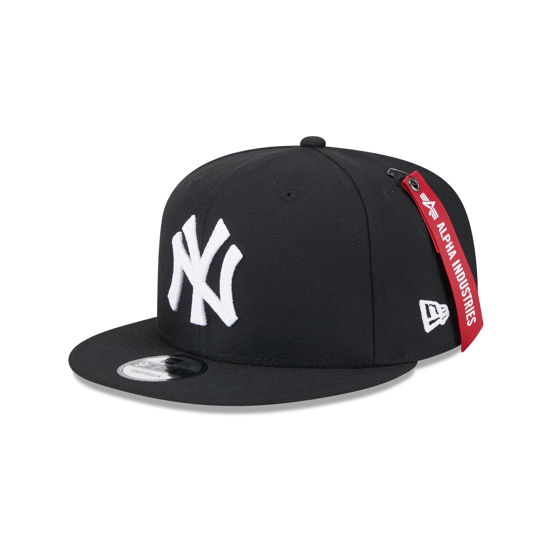 60540345_9FIFTY_950ALPHAMLB1086_NEYYAN_BLK_3QL Alpha Industries x New York Yankees Black 9FIFTY Snapback Hat - Image 1